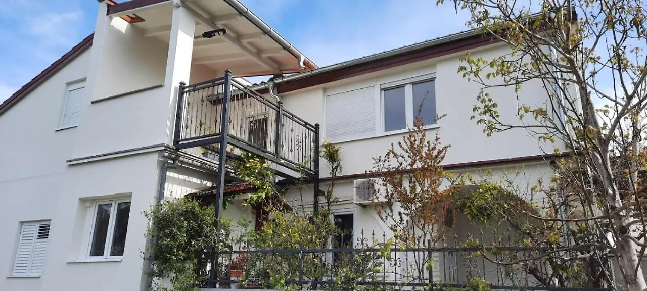 Apartment Apartmani Tinka Starigrad Paklenica Croatia