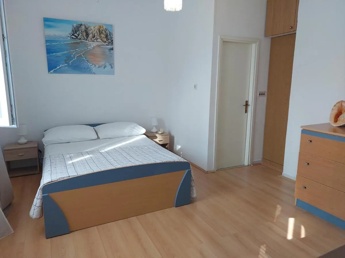 Apartmani Tinka Starigrad Paklenica 0*,