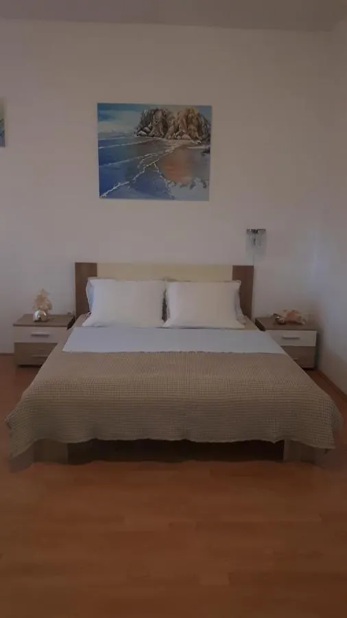 Apartmani Tinka Starigrad Paklenica 0*,  Croatia